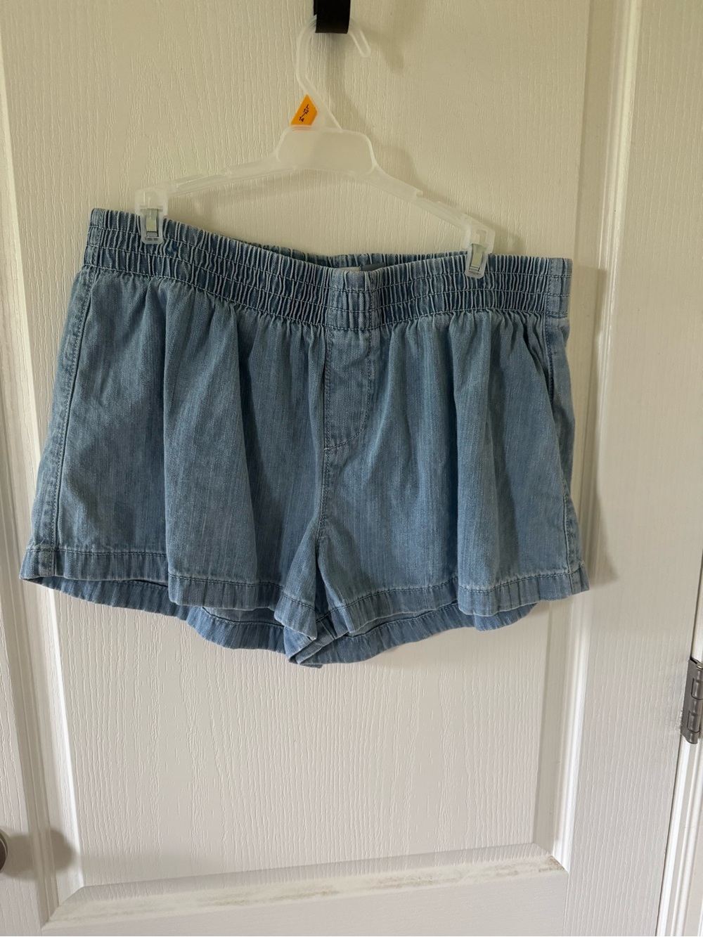 Old Navy Light Blue Denim Elastic-Waist Women's Shorts